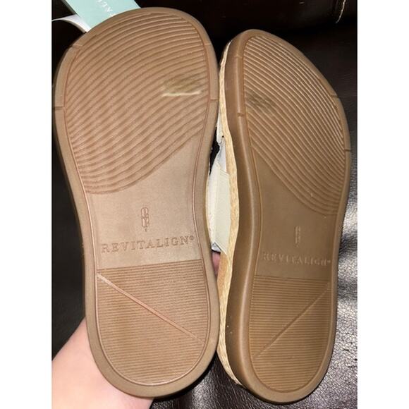 New Women's Waco Fiona Slide in Oatmeal Size 7.5 Suede Leather Greek Design - Picture 11 of 12